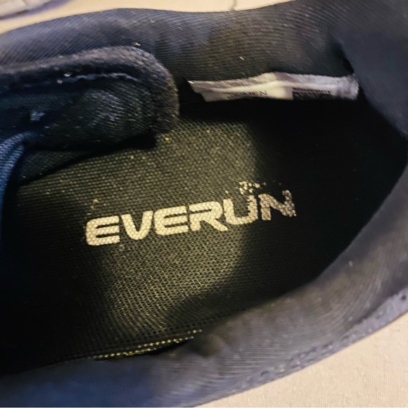 Saucony Freedom ISO EverRun Sneakers - Picture 9 of 10